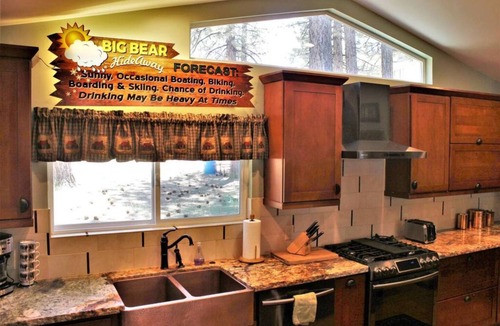 The Village Cabin | Village Hideaway with Fire Pit