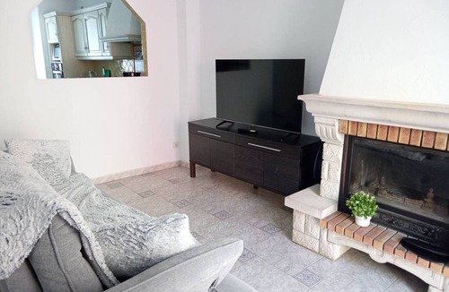 Le Chateau House | Village house with air conditioning, terrace, 6-8 pers, Canet-en-Roussillon