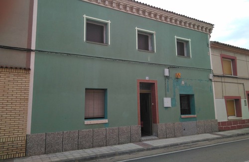 Pinseque House | Village House 10 minutes from Opel