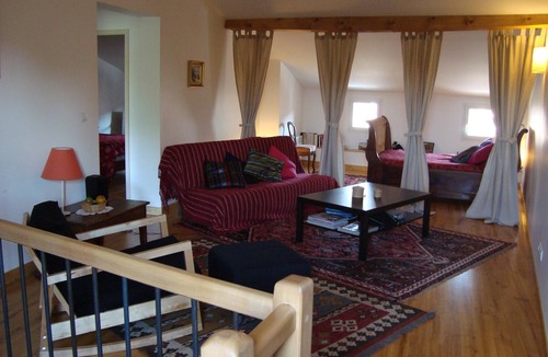 Baziege Apartment | village house