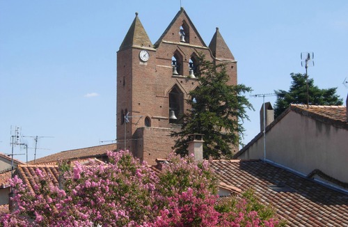 Baziege Apartment | village house