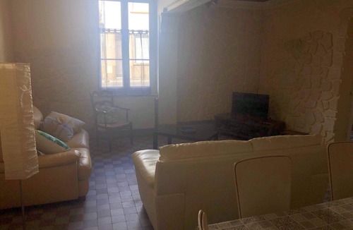 Le Donjon House | VILLAGE HOUSE