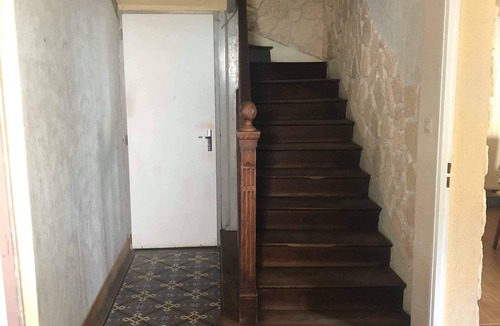 Le Donjon House | VILLAGE HOUSE