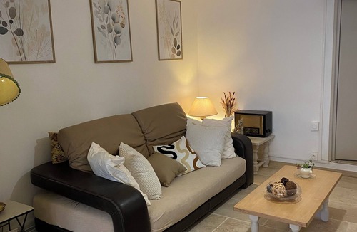 Montagnac House | Village house