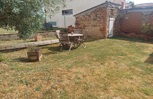 Mouzieys-Teulet House | Village house