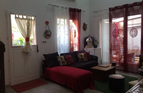 Marsillargues House | Village house with exterior, in Petite Camargue, between river and sea