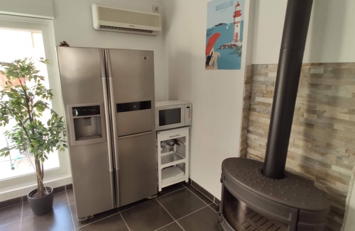 Marseillan House | Village house with garage