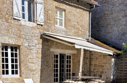 Strenquels House | village house with pool