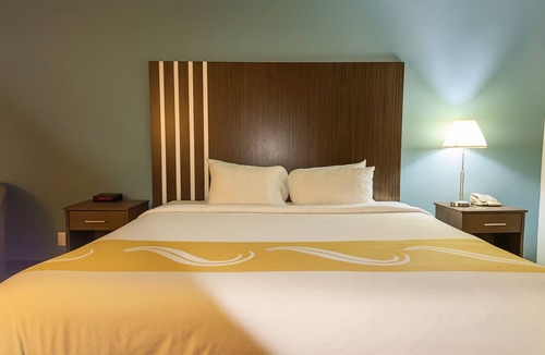 Point Edward Hotel | Village Inn & Suites