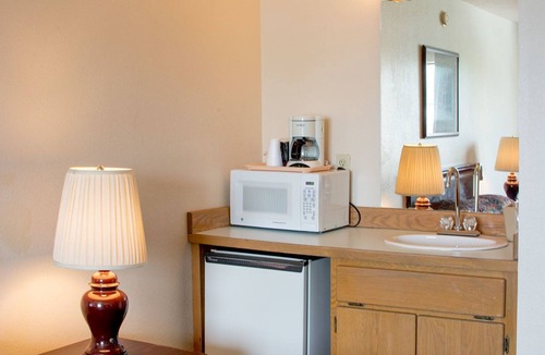 Marysville Hotel | Village Inn & Suites