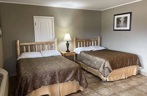 Breckenridge Hotel | Village Inn