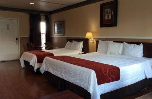 Colts Neck Hotel | Village Inn