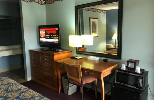 Nelson Hotel | Village Inn
