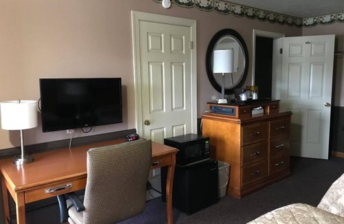 Nelson Hotel | Village Inn