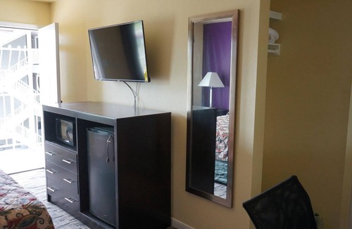 Dawson Hotel | Village Motor Inn