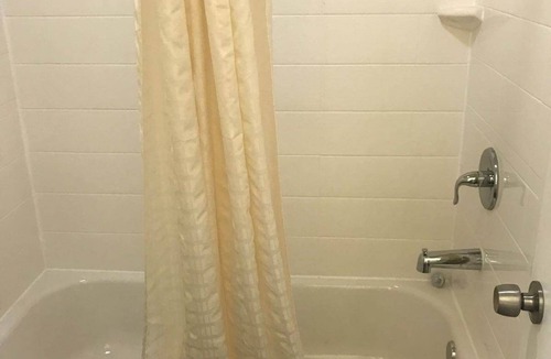 Dawson Hotel | Village Motor Inn