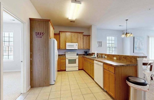 Villages of Five Points Condo | Village of Five Points condo with pool, gym, and tennis access