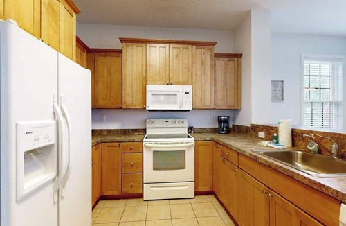 Villages of Five Points Condo | Village of Five Points condo with pool, gym, and tennis access