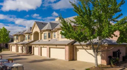 Energy Corridor Apartment | Village on Memorial