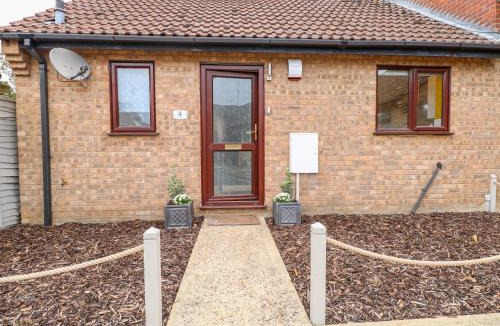 Littleport House | Village Retreat