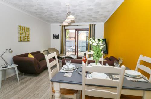 Littleport House | Village Retreat