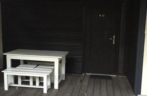 Leon Other | Village sous les pins