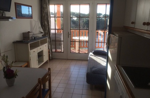 Bourgenay Apartment | Village Vacances 2 bedroom apartment for 6 people Port Bourgenay