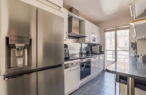 Butte-aux-Cailles Apartment | Village Vision, by Veeve