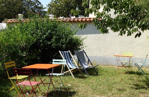 L'Ile-d'Elle House | Villanelle - Pablo room, in the center of your desires.