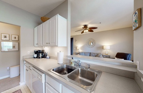 Rehoboth Beach Condo | Villas at Bay Crossing pet friendly condo w/shared pool, balcony