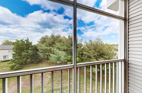 Rehoboth Beach Condo | Villas at Bay Crossing pet friendly condo w/shared pool, balcony