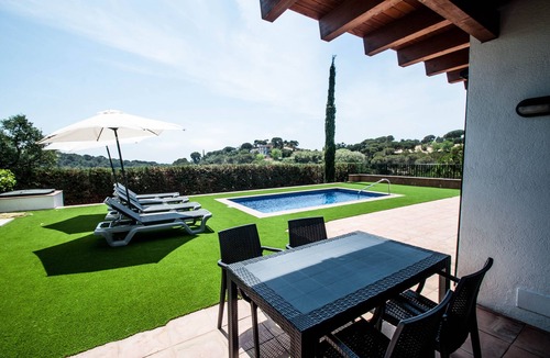 Lloret de Mar House | Villas Costa Brava, Villa Pinares, 8 persons, Private Pool, Wifi,