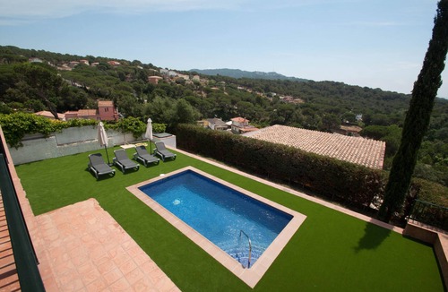 Lloret de Mar House | Villas Costa Brava, Villa Pinares, 8 persons, Private Pool, Wifi,