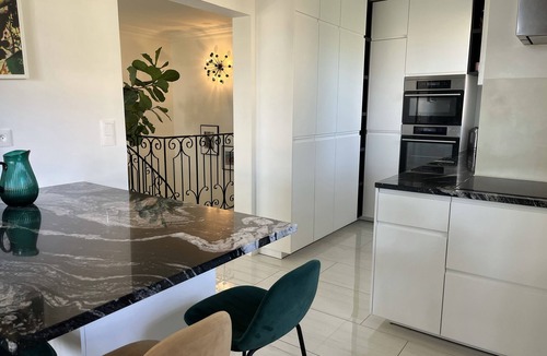 Le Cres House | Villas de Charme Dans Quartier Très Calme , à 5 Minutes du lac