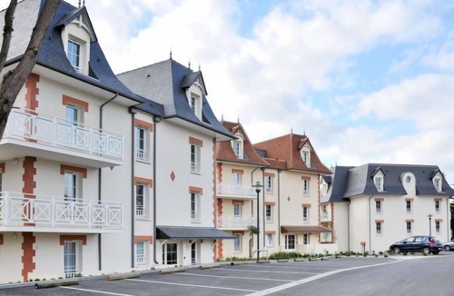 Pleneuf-Val-Andre Apartment | Villas du Spa by Interhome