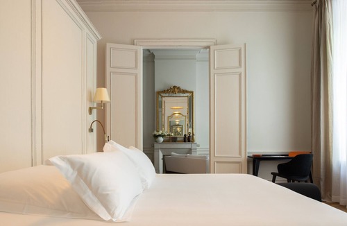 Hotel de Ville - Quinconces Hotel | Villas Foch