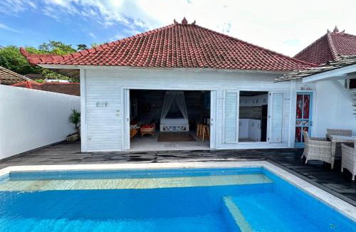 Mushroom Bay Villa | Villas Gede 888 Private Pool