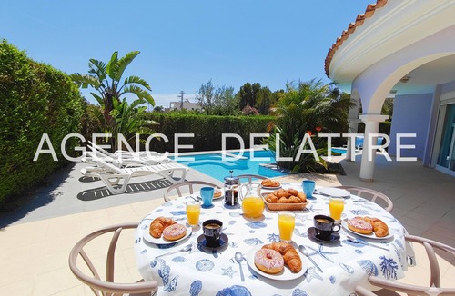 Peniscola Ski Chalet | Villas with swimming pool and private Jacuzzi, 2 bedrooms, barbecue, Wifi