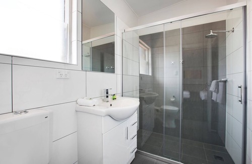 Villawood Hotel | Villawood Hotel