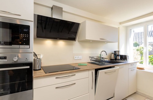 Saint-Coulomb House | Ville Guerin by Interhome
