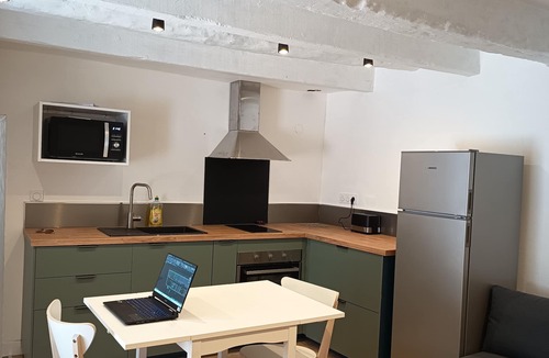 Villeneuve-les-Avignon Apartment | Villeneuve-les-avignon, historic center