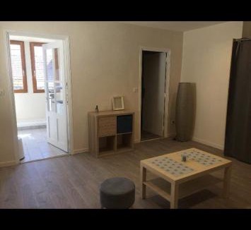 Villeneuve-les-Avignon Apartment | Villeneuve les avignon,proche Avignon, beau studio