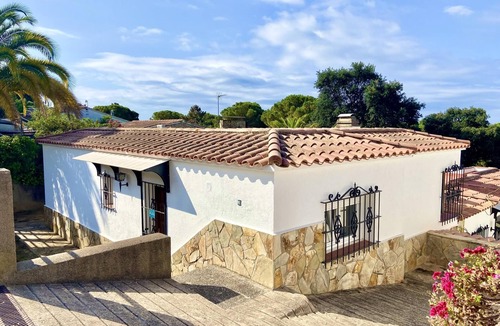 Lloret de Mar Villa | Villenpark Playa Arena - Perla A- NO YOUNG PEOPLE