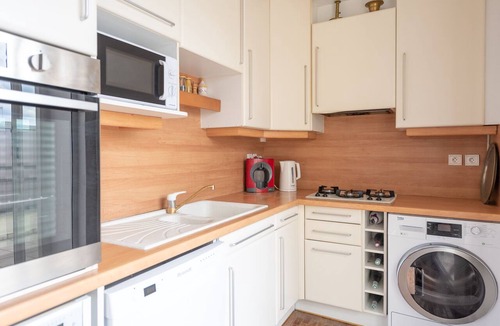 Saint-Mande Apartment | VINCENNES WOODS, ROOFTOP, 3BR 30–60 days ahead? Ask for a private offer LET-VAp