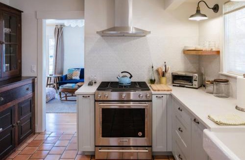 Newberg House | Vine and View Bungalow