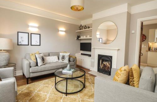 Tenterden House | Vine Cottage