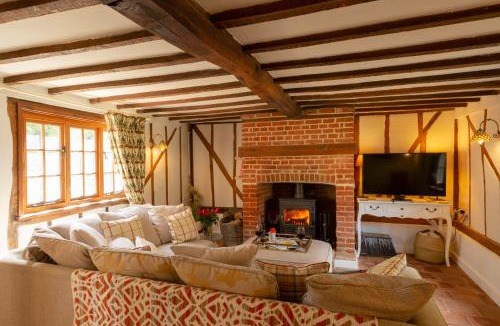Walsham-le-Willows House | Vine Cottage