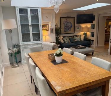 Tetbury House | Vine House