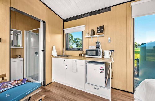 Lovedale House | Vine View Escape by Tiny Away