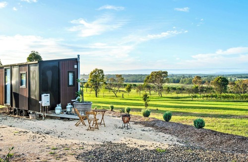 Lovedale House | Vine View Escape by Tiny Away